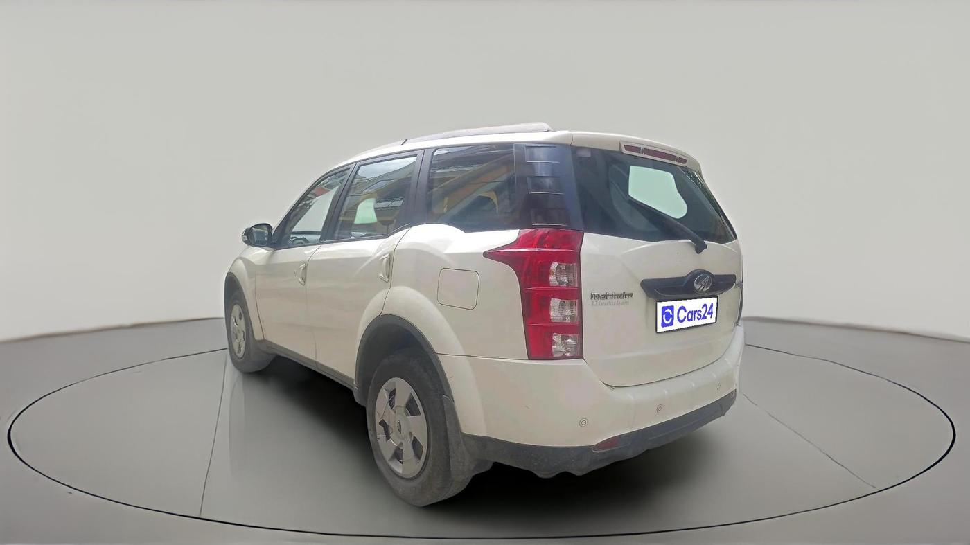 2015 Mahindra XUV500 W6, Diesel, Manual, 62,607 km, exterior