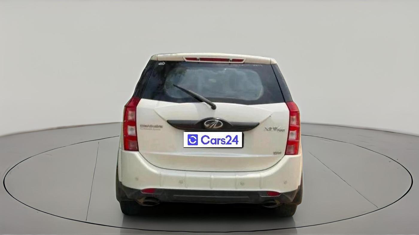 2015 Mahindra XUV500 W6, Diesel, Manual, 62,607 km, exterior