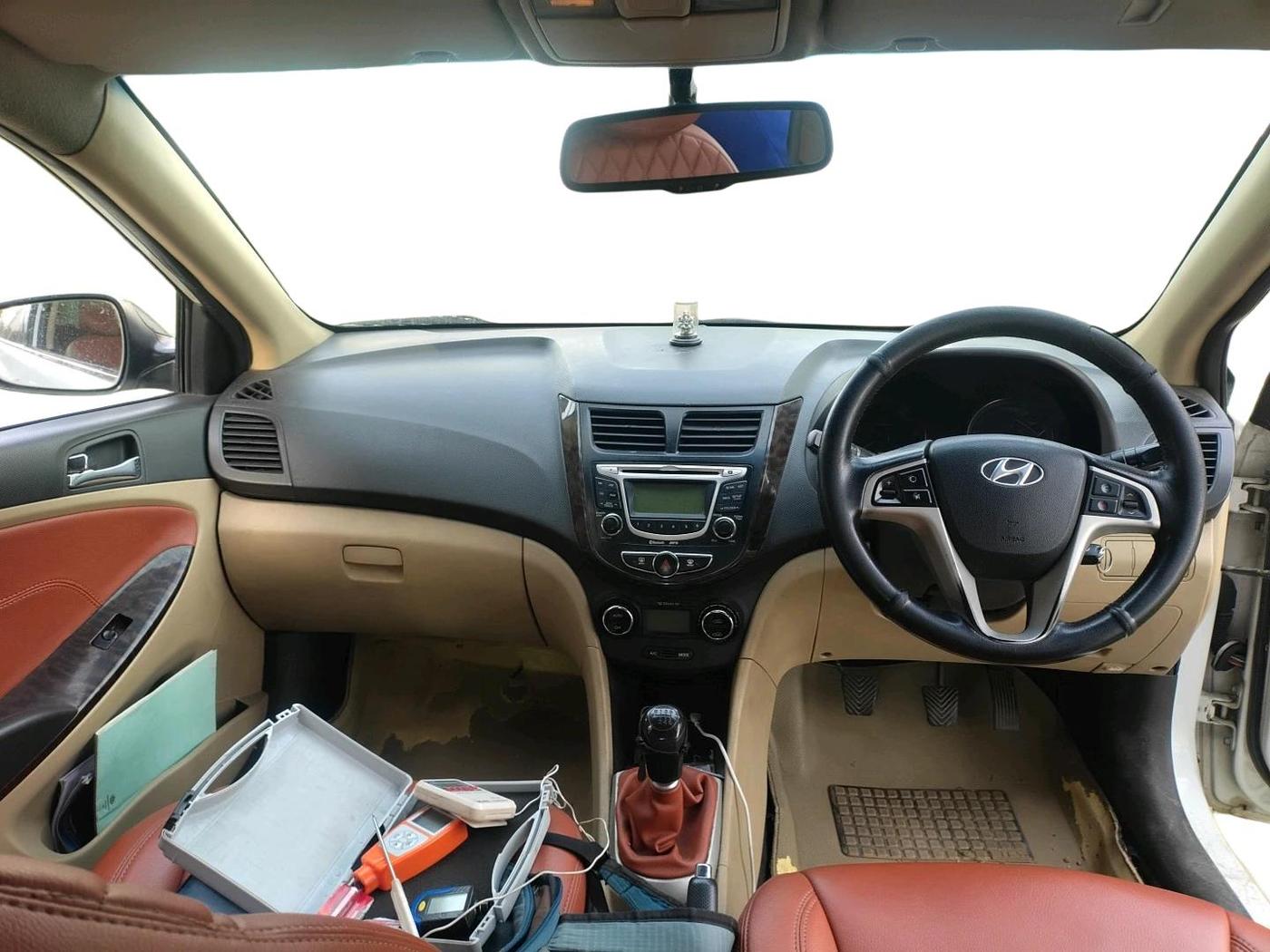2012 Hyundai Verna FLUIDIC 1.6 CRDI EX, Diesel, Manual, 1,49,242 km, interior