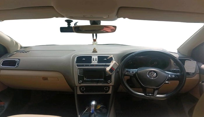 2016 Volkswagen Vento HIGHLINE 1.5 AT, Diesel, Automatic, 91,774 km, interior