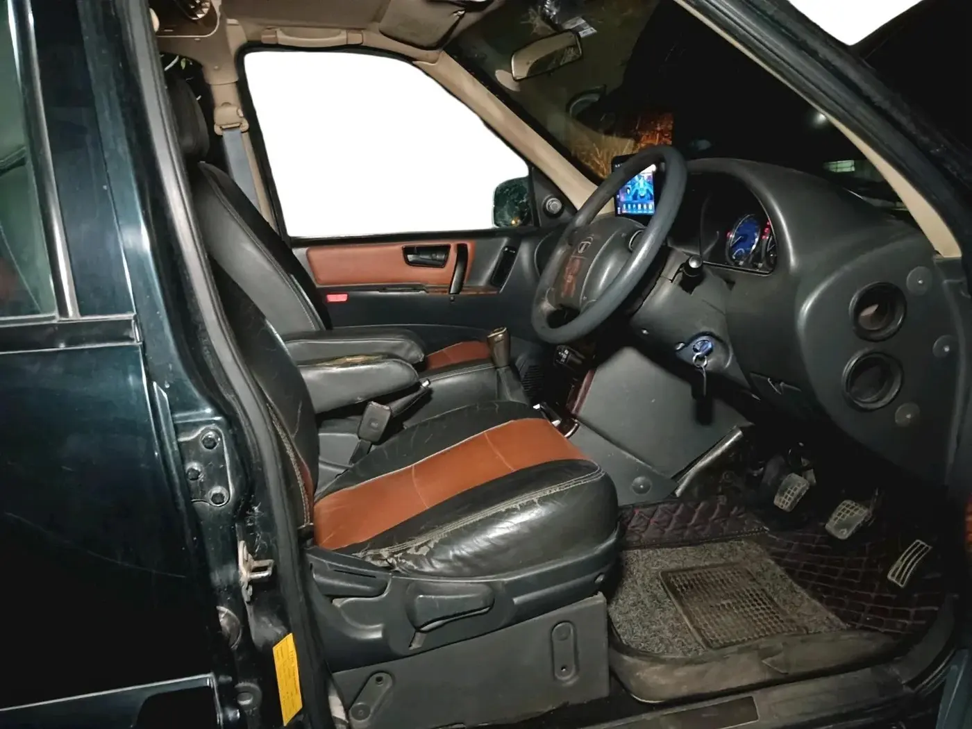 2010 Tata Safari 4X4 VX DICOR, Diesel, Manual, 1,30,410 km, interior