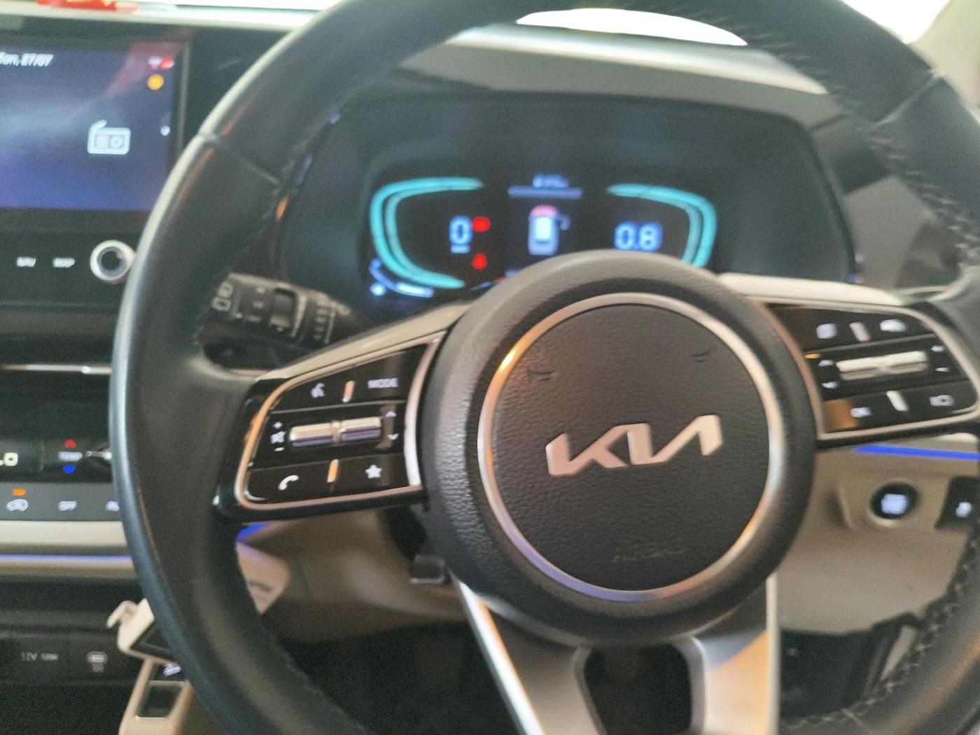 2022 KIA CARENS LUXURY 1.5 DIESEL 7 STR, Diesel, Manual, 60,527 km, interior