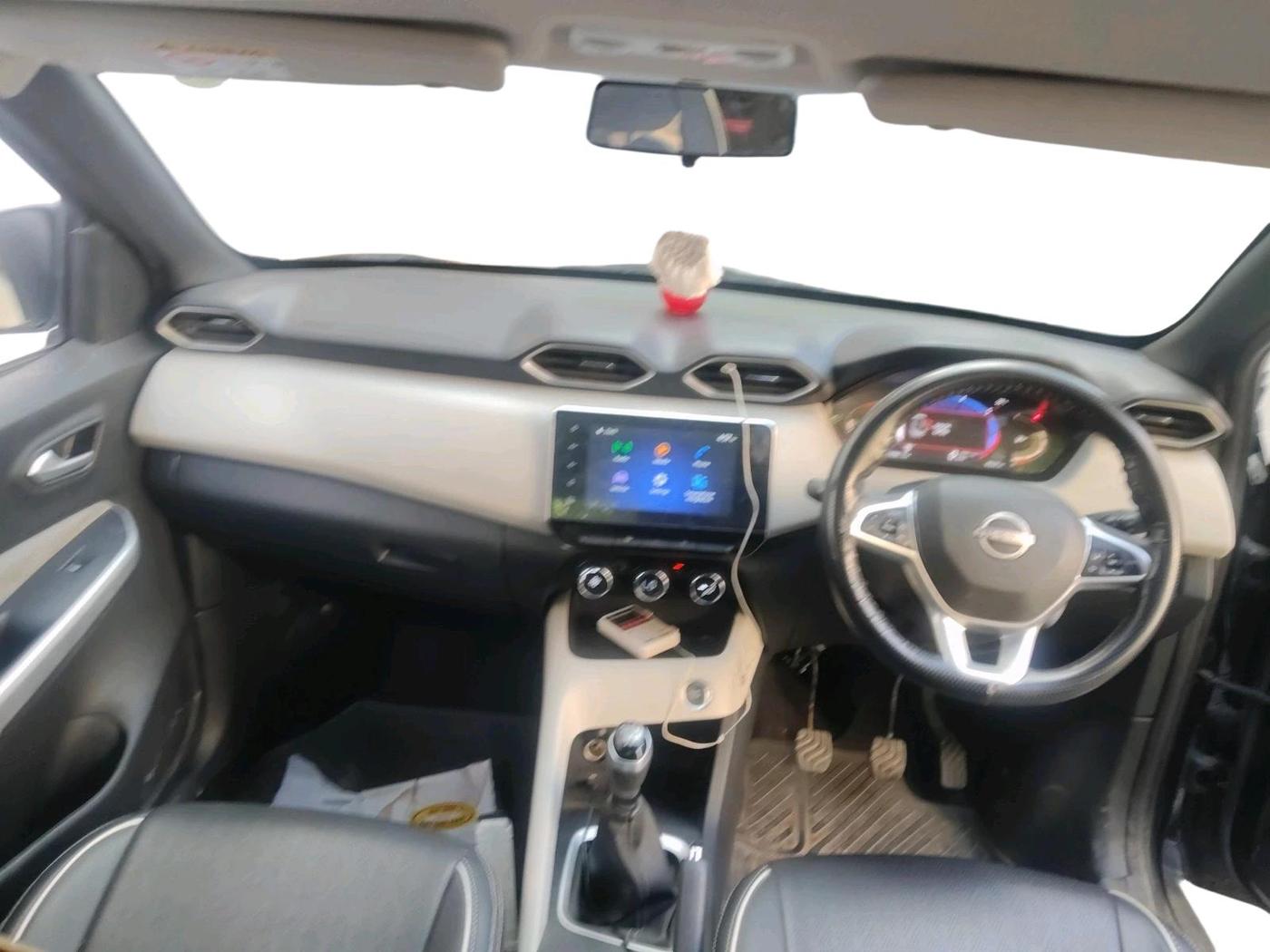 2022 Nissan MAGNITE XV MT, Petrol, Manual, 9,327 km, interior