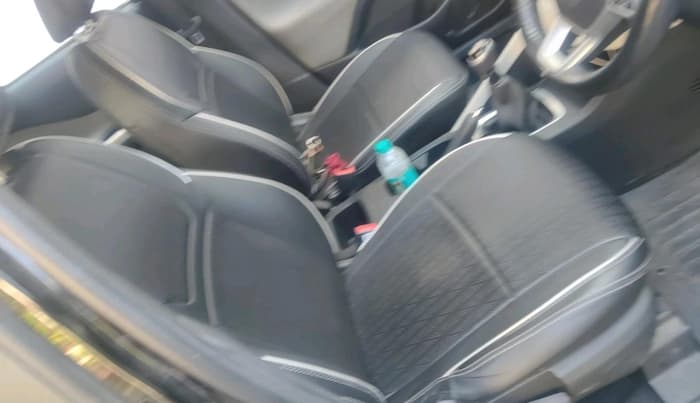 2022 Nissan MAGNITE XV MT, Petrol, Manual, 9,327 km, interior