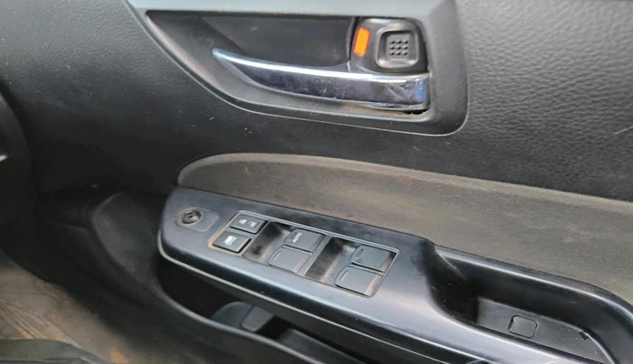2013 Maruti Swift VXI, Petrol, Manual, 85,152 km, interior