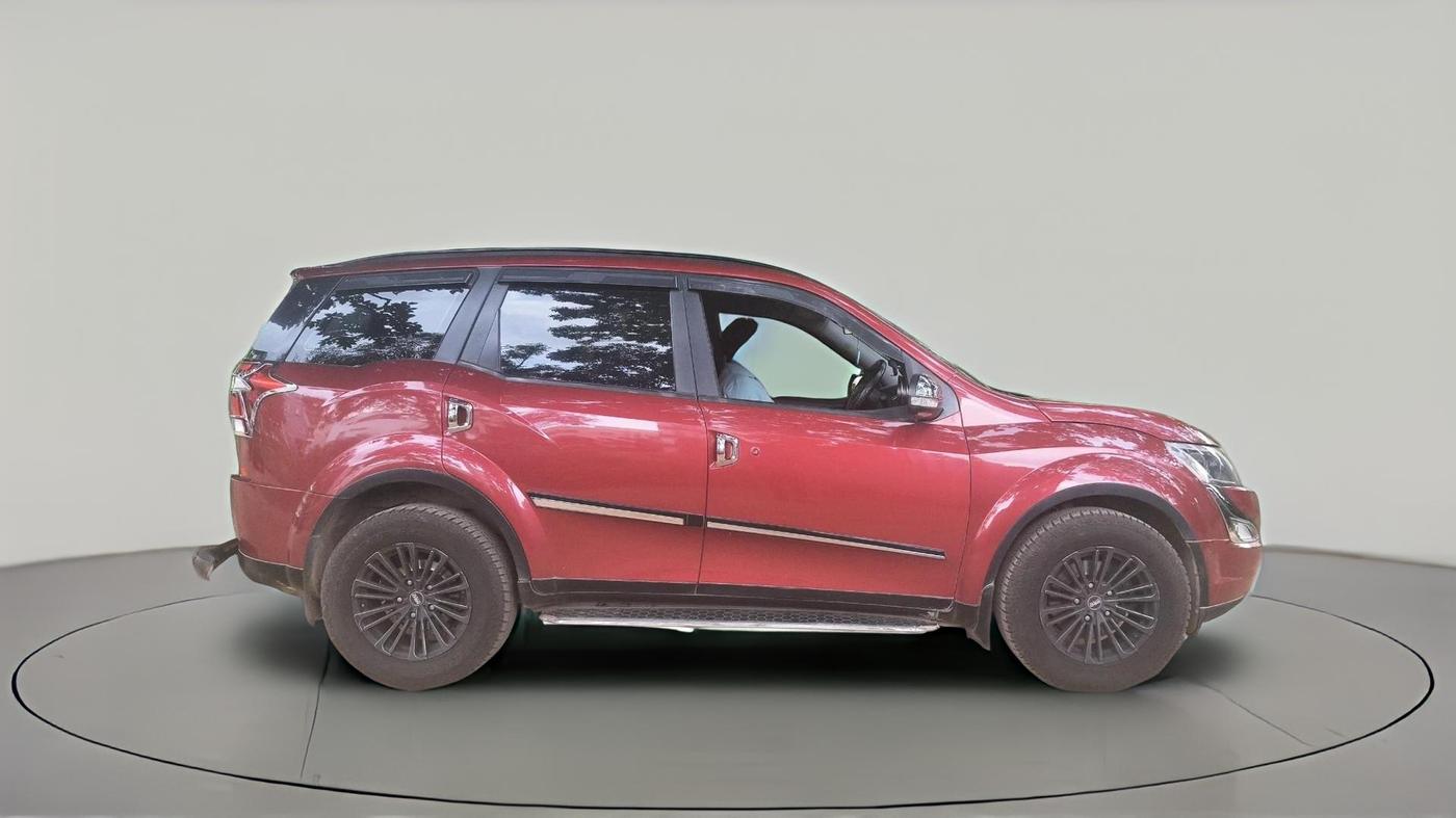 2019 Mahindra XUV500 W7, Diesel, Manual, 1,35,693 km, exterior
