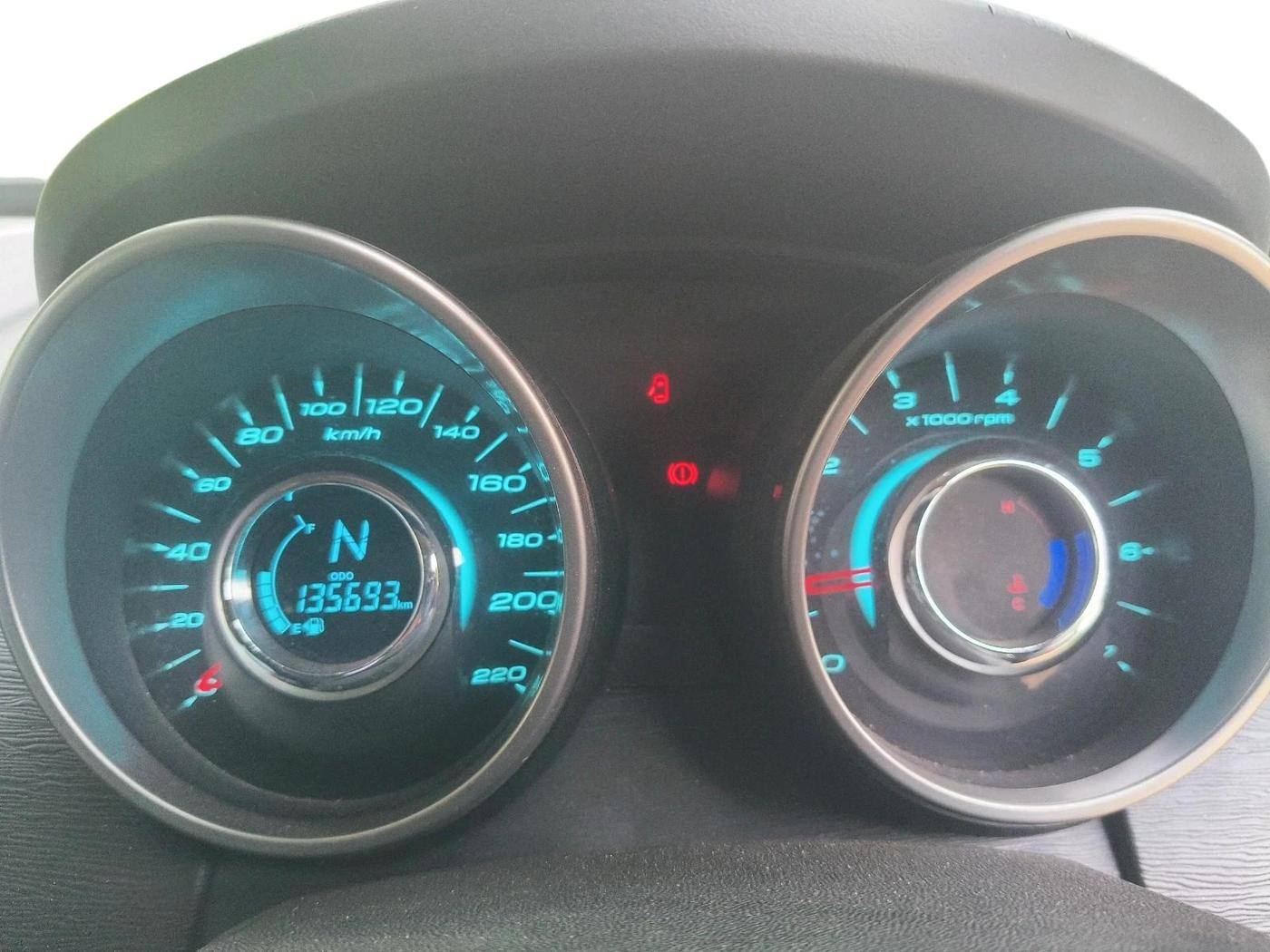 2019 Mahindra XUV500 W7, Diesel, Manual, 1,35,693 km, interior
