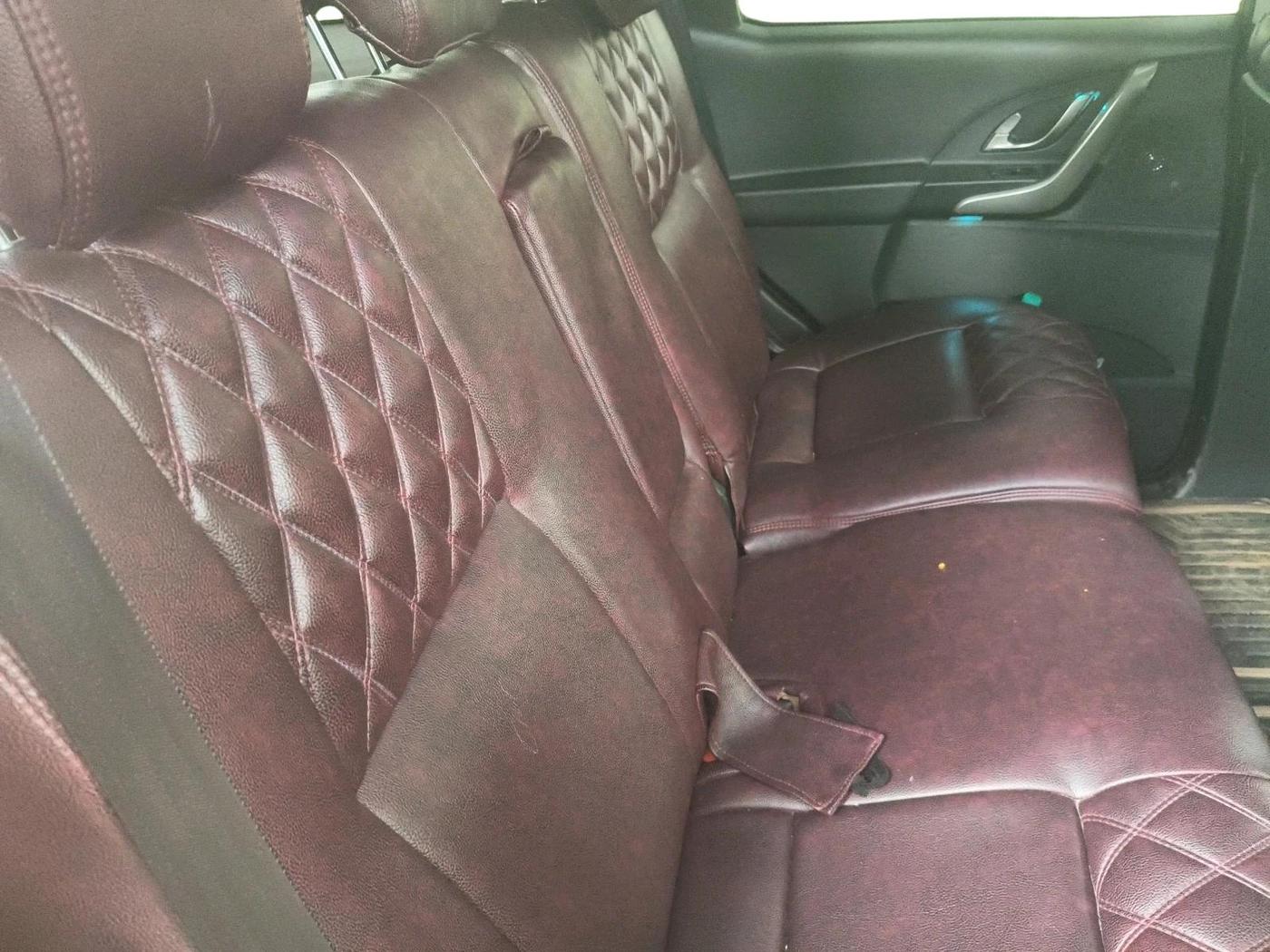 2019 Mahindra XUV500 W7, Diesel, Manual, 1,35,693 km, interior