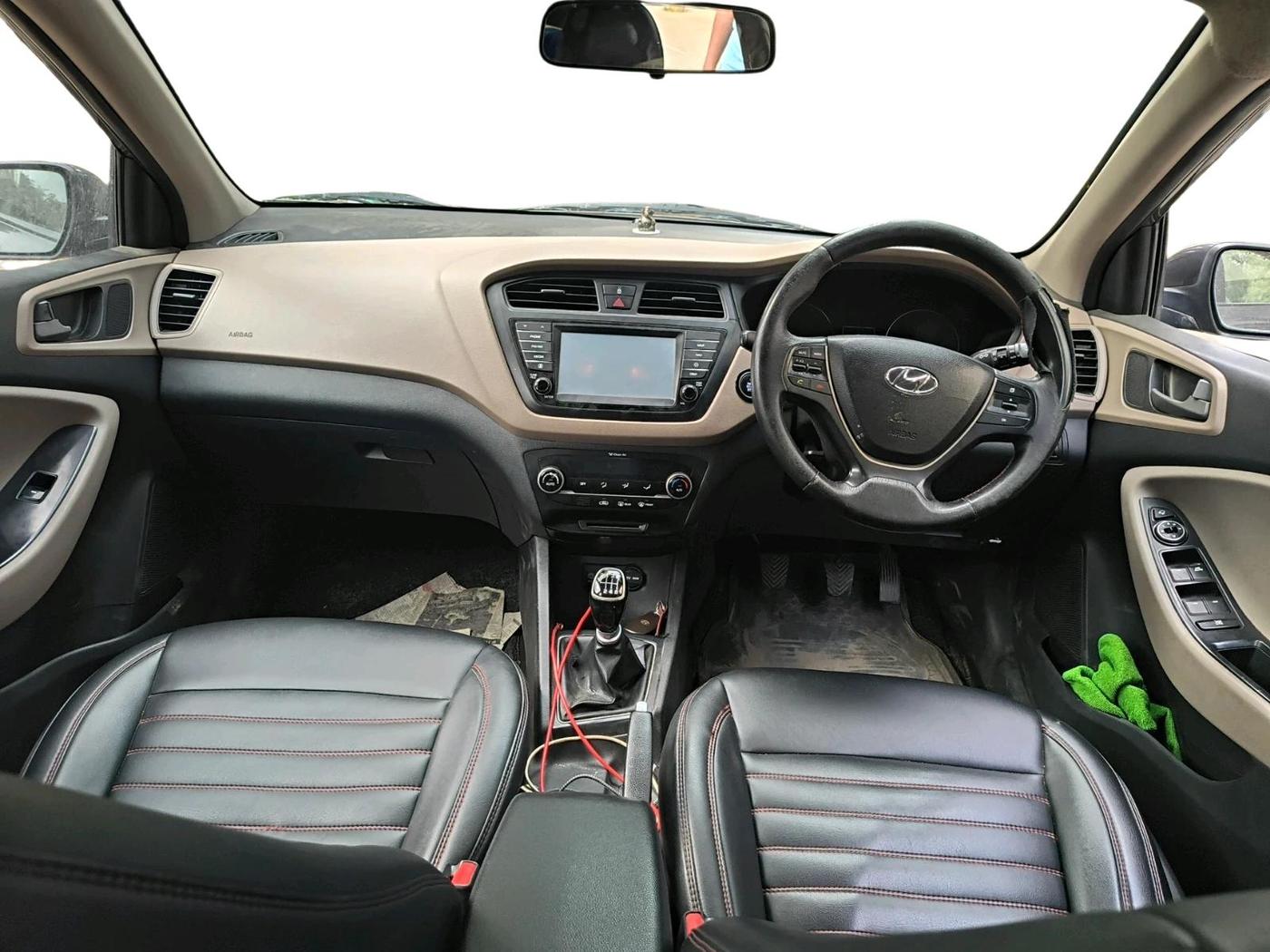 2017 Hyundai Elite i20 ASTA 1.4 CRDI (O), Diesel, Manual, 2,13,708 km, interior