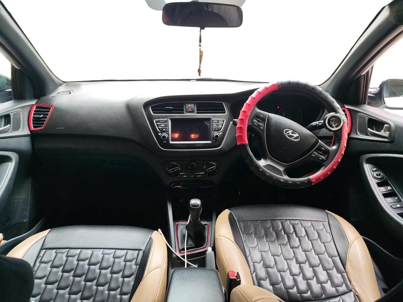 2019 Hyundai Elite i20 SPORTZ PLUS 1.2 DUAL TONE, Petrol, Manual, 77,191 km, interior