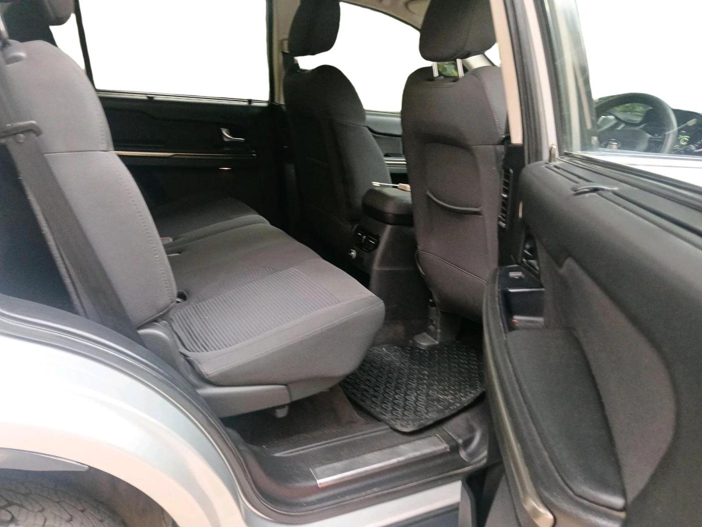 2017 Tata Hexa XM 4X2 7 STR, Diesel, Manual, 76,154 km, interior