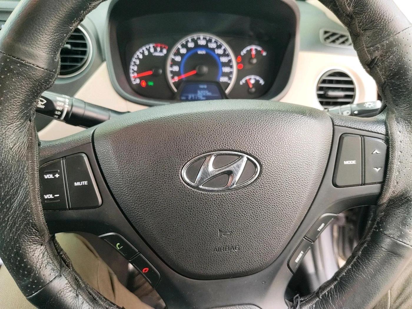 2019 Hyundai Grand i10 MAGNA 1.2 KAPPA VTVT, Petrol, Manual, 27,175 km, interior