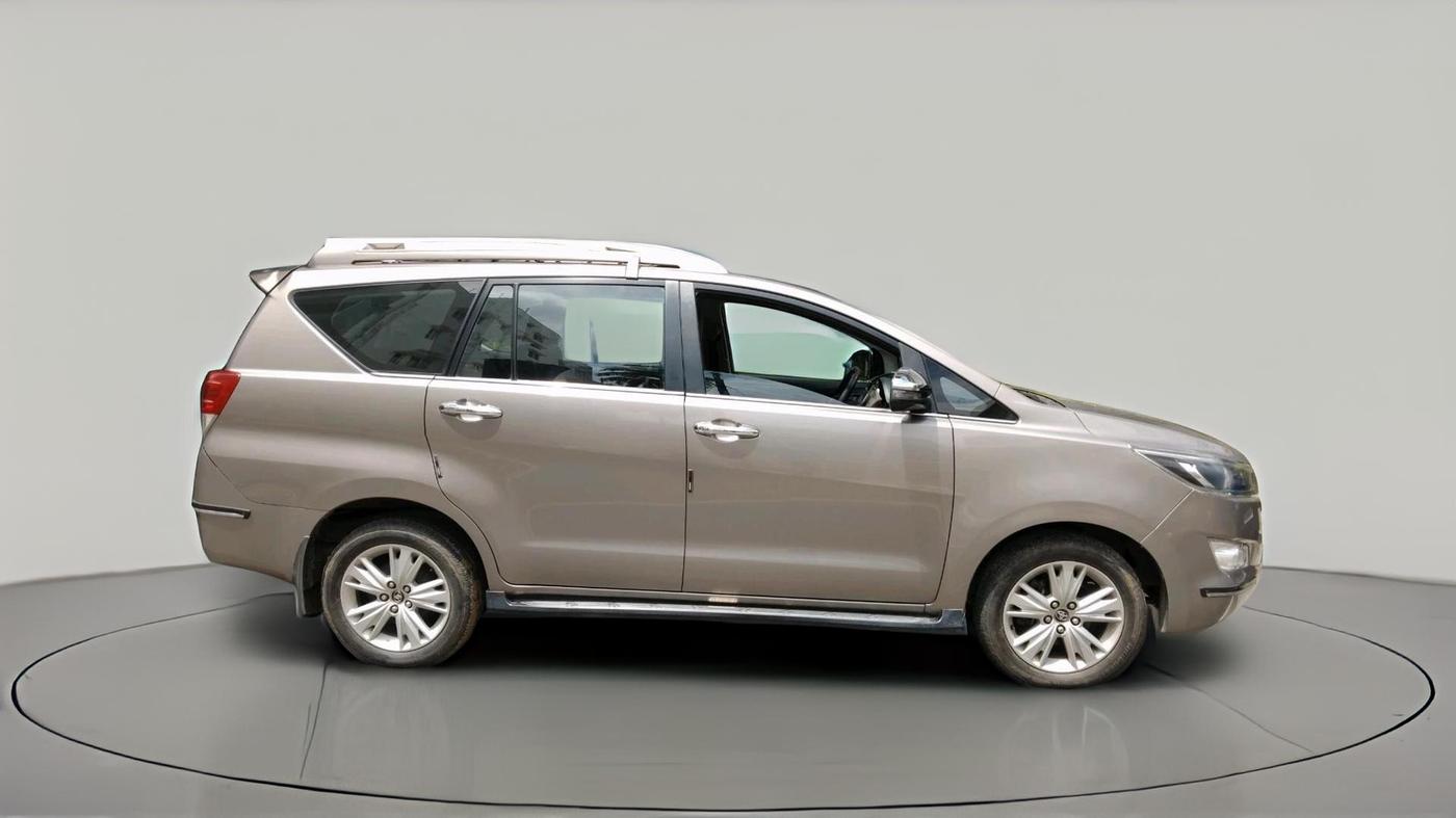 2017 Toyota Innova Crysta 2.4 ZX 7 STR, Diesel, Manual, 51,180 km, exterior