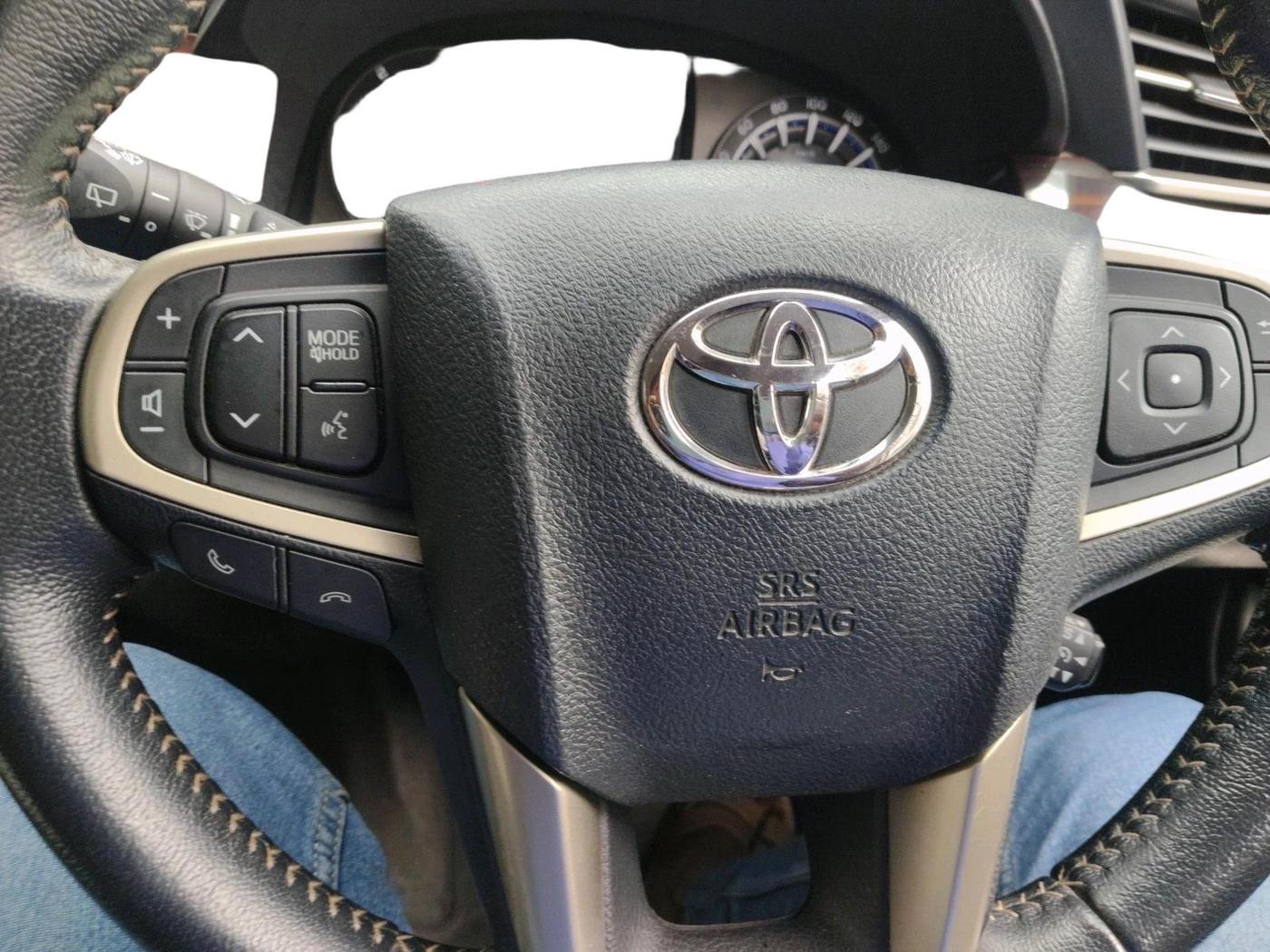 2017 Toyota Innova Crysta 2.4 ZX 7 STR, Diesel, Manual, 51,180 km, interior