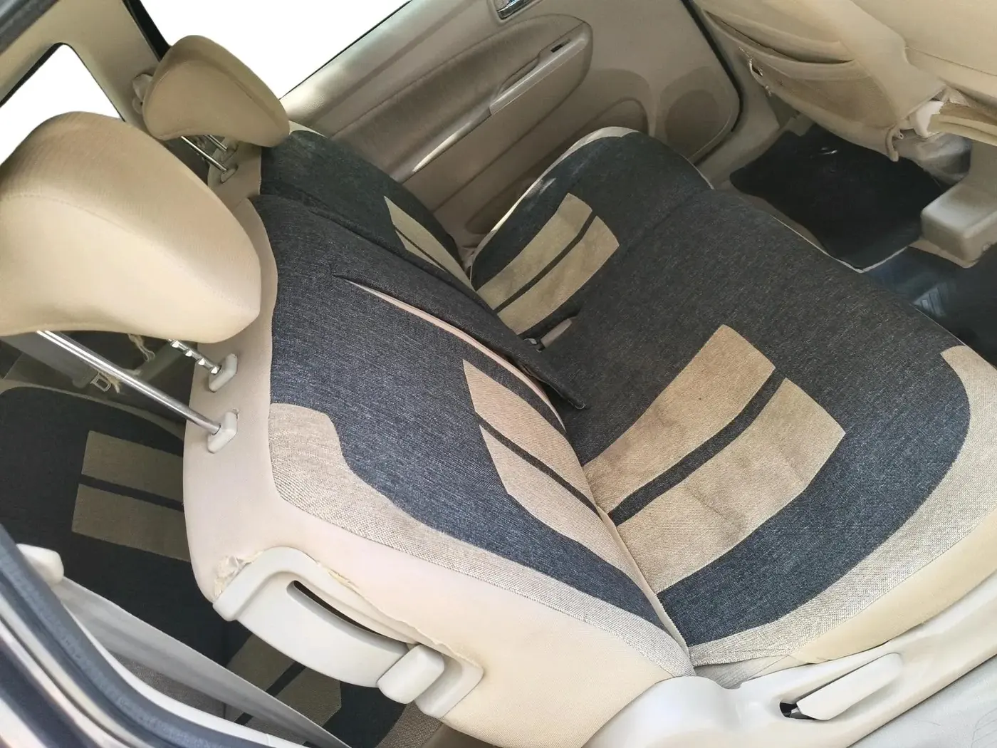2013 Maruti Ertiga ZXI, Petrol, Manual, 1,11,307 km, interior