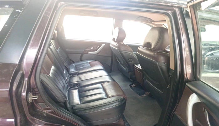 2012 Mahindra XUV500 W8, Diesel, Manual, 1,17,758 km, interior