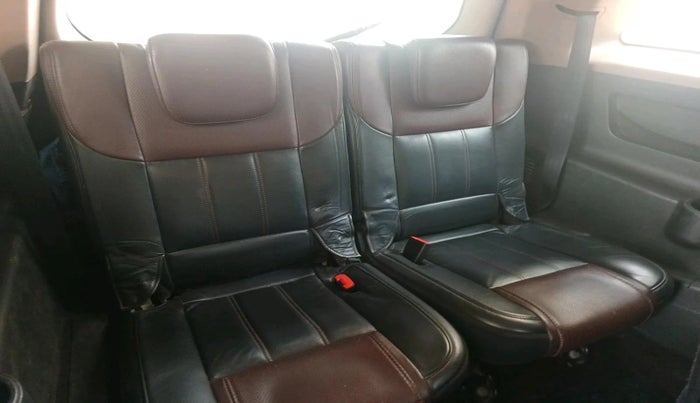 2012 Mahindra XUV500 W8, Diesel, Manual, 1,17,758 km, interior
