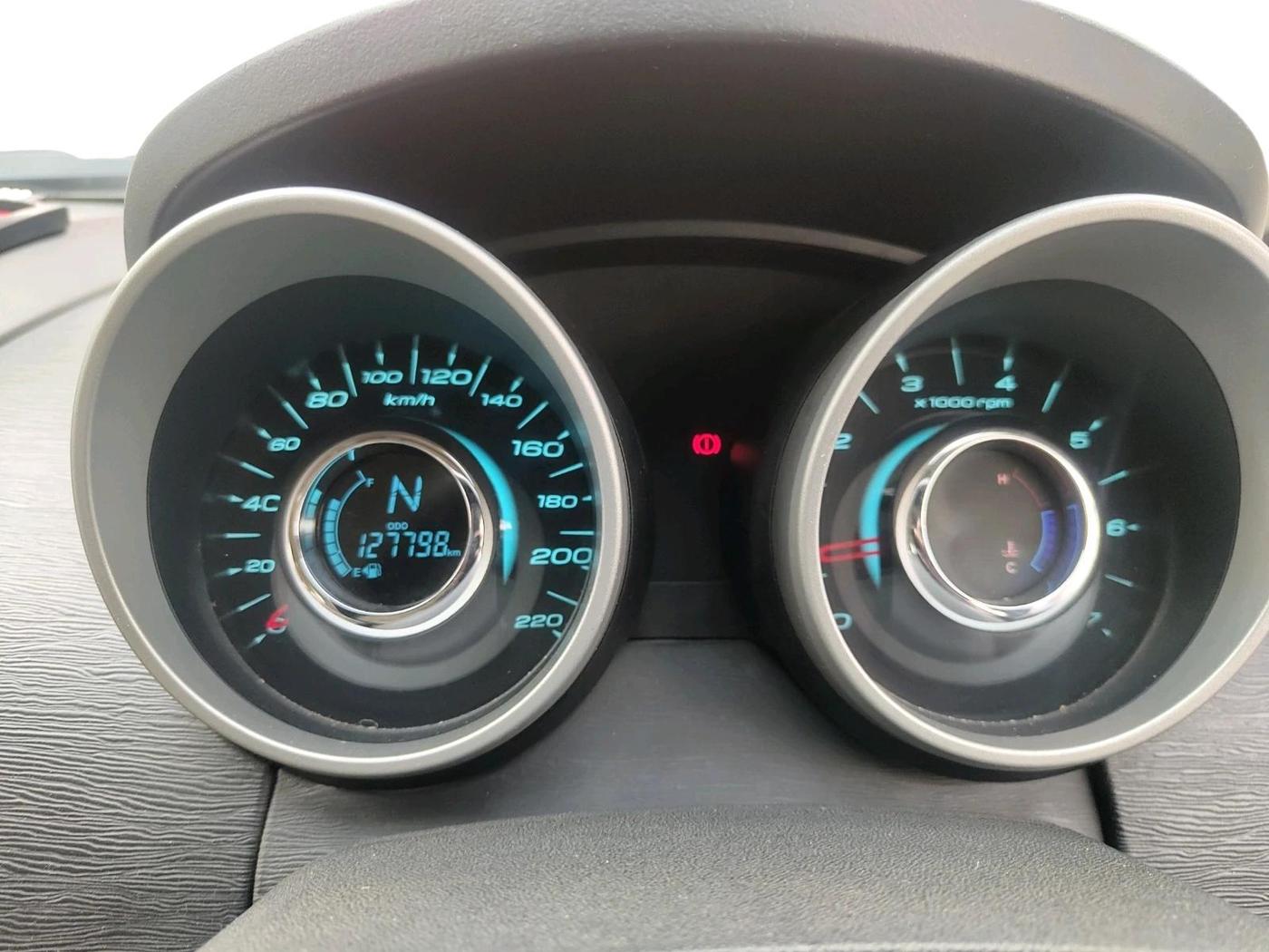 2016 Mahindra XUV500 W10, Diesel, Manual, 1,27,798 km, interior