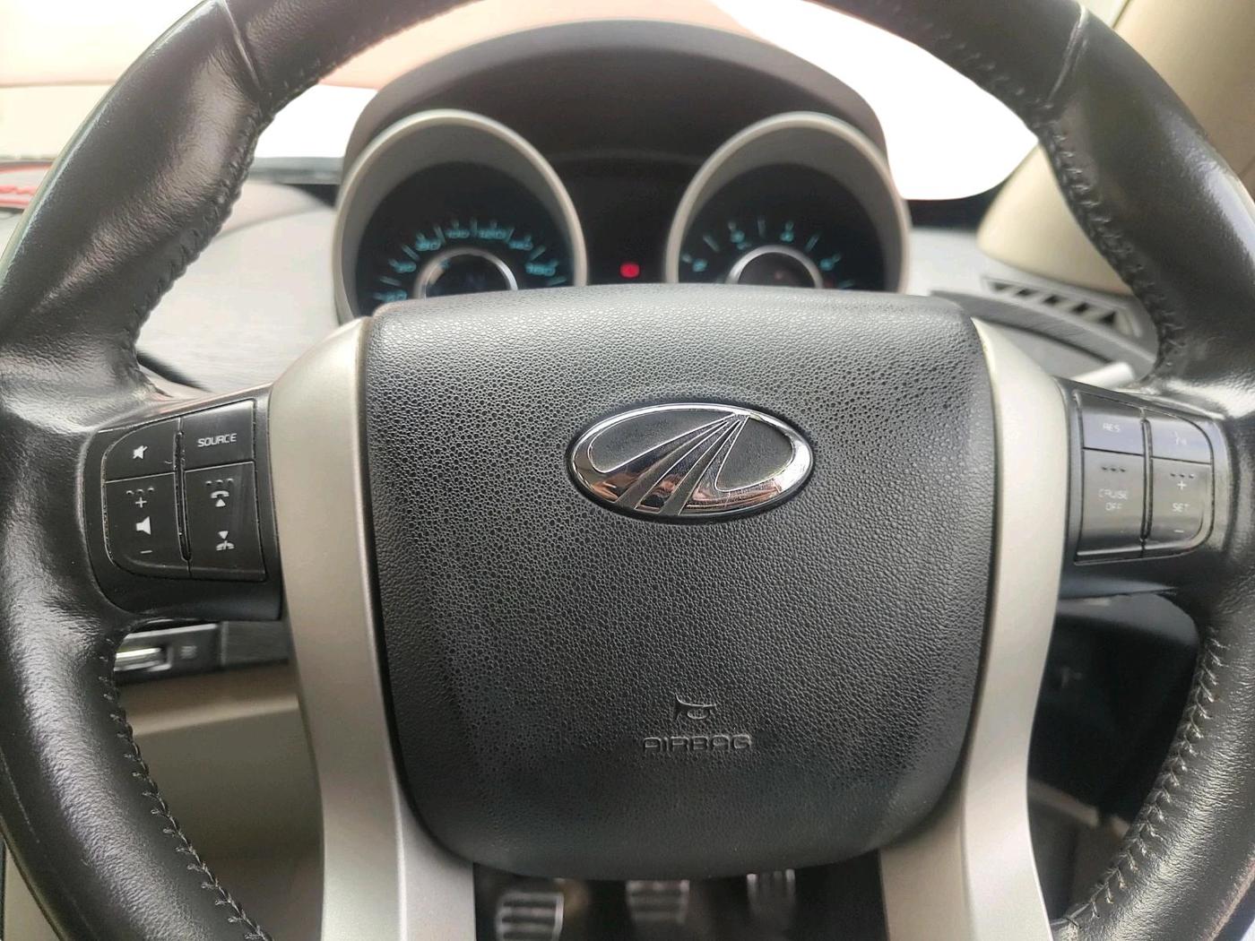 2016 Mahindra XUV500 W10, Diesel, Manual, 1,27,798 km, interior