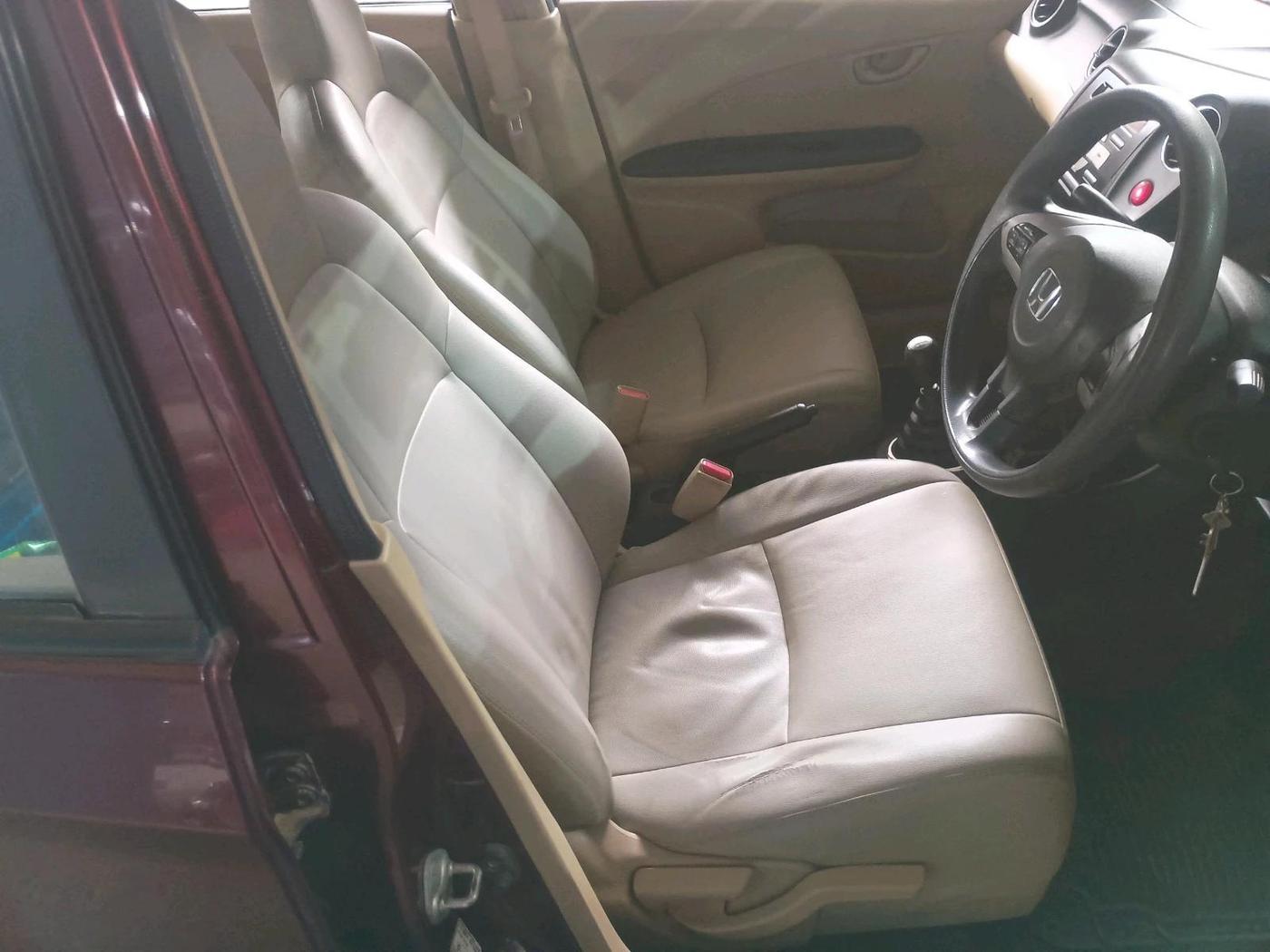 2014 Honda Amaze 1.2L I-VTEC S, Petrol, Manual, 1,43,726 km, interior