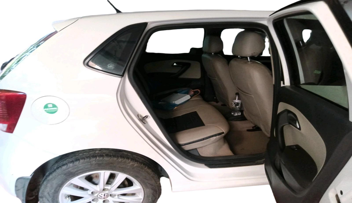 2012 Volkswagen Polo HIGHLINE1.2L, Petrol, Manual, 1,05,609 km, interior