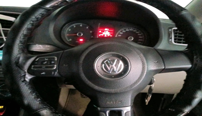 2012 Volkswagen Polo HIGHLINE1.2L, Petrol, Manual, 1,05,609 km, interior