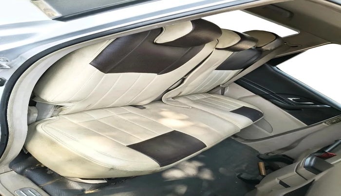 2017 Mahindra XUV500 W6, Diesel, Manual, 1,38,649 km, interior