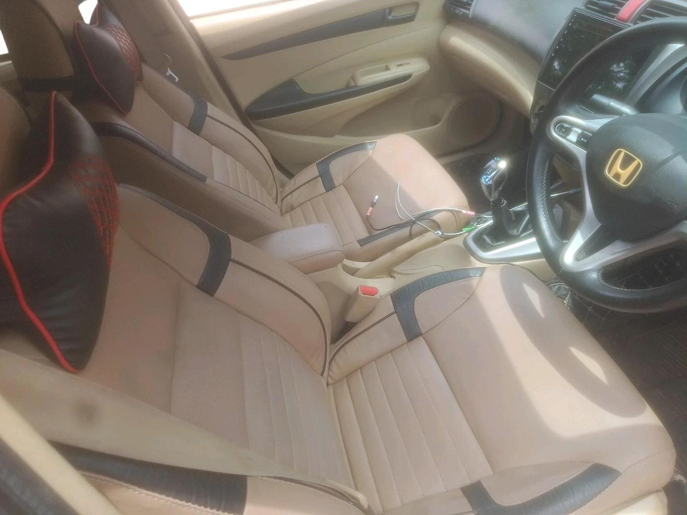 2011 Honda City 1.5L I-VTEC S MT, Petrol, Manual, 1,22,029 km, interior