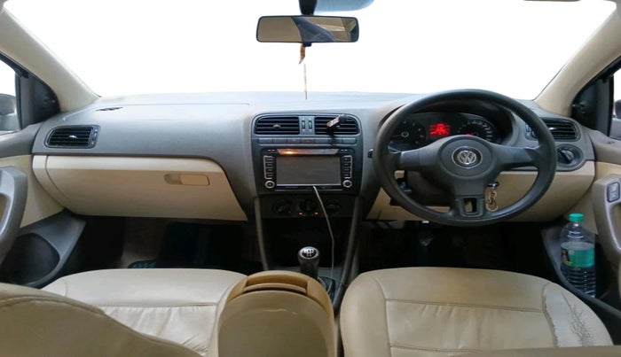 2011 Volkswagen Vento TRENDLINE 1.6, Petrol, Manual, 1,04,090 km, interior