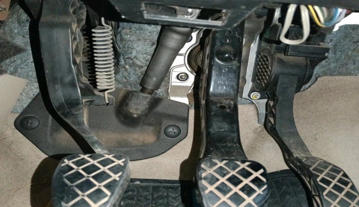 2011 Volkswagen Vento TRENDLINE 1.6, Petrol, Manual, 1,04,090 km, interior