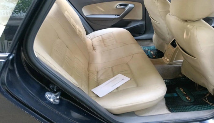 2011 Volkswagen Vento TRENDLINE 1.6, Petrol, Manual, 1,04,090 km, interior