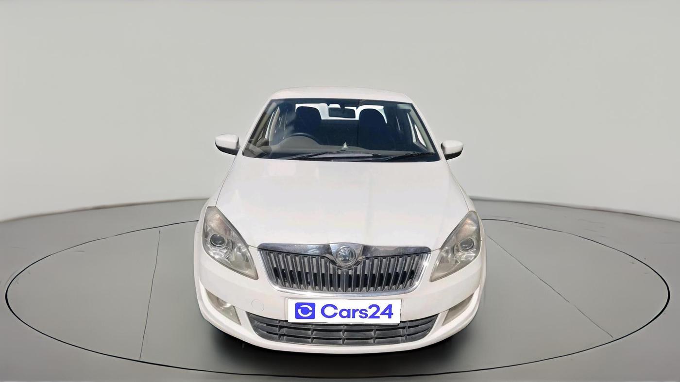 2013 Skoda Rapid ELEGANCE 1.6 TDI CR MT, Diesel, Manual, 74,891 km, exterior