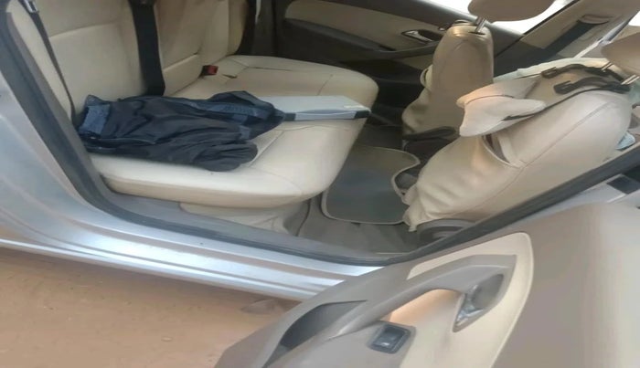 2013 Skoda Rapid ELEGANCE 1.6 TDI CR MT, Diesel, Manual, 1,69,834 km, interior