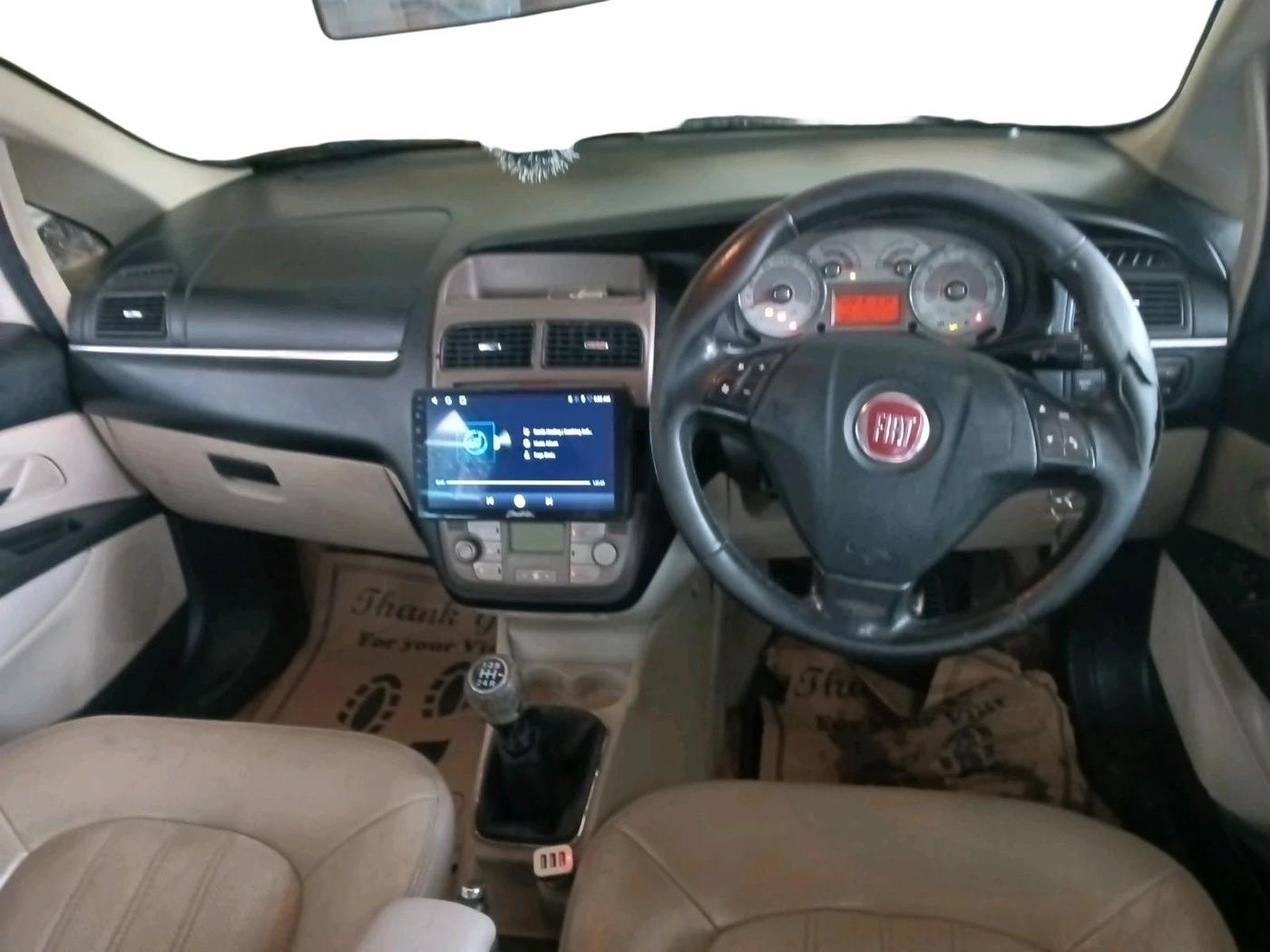 2013 Fiat Linea EMOTION 1.3, Diesel, Manual, 1,32,539 km, interior