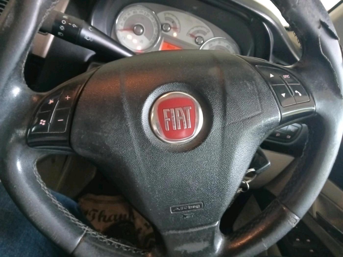 2013 Fiat Linea EMOTION 1.3, Diesel, Manual, 1,32,539 km, interior