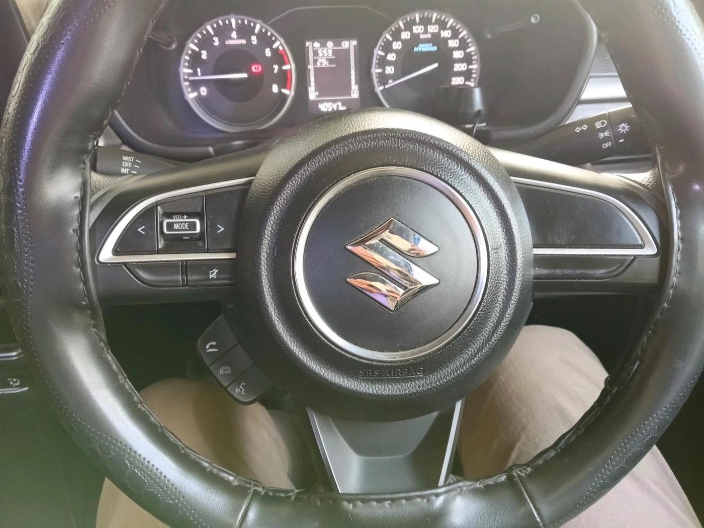 2023 Maruti BREZZA VXI SMART HYBRID, Petrol, Manual, 40,547 km, interior