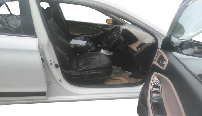 2015 Hyundai Elite i20 SPORTZ 1.2 (O), Petrol, Manual, 63,891 km, interior