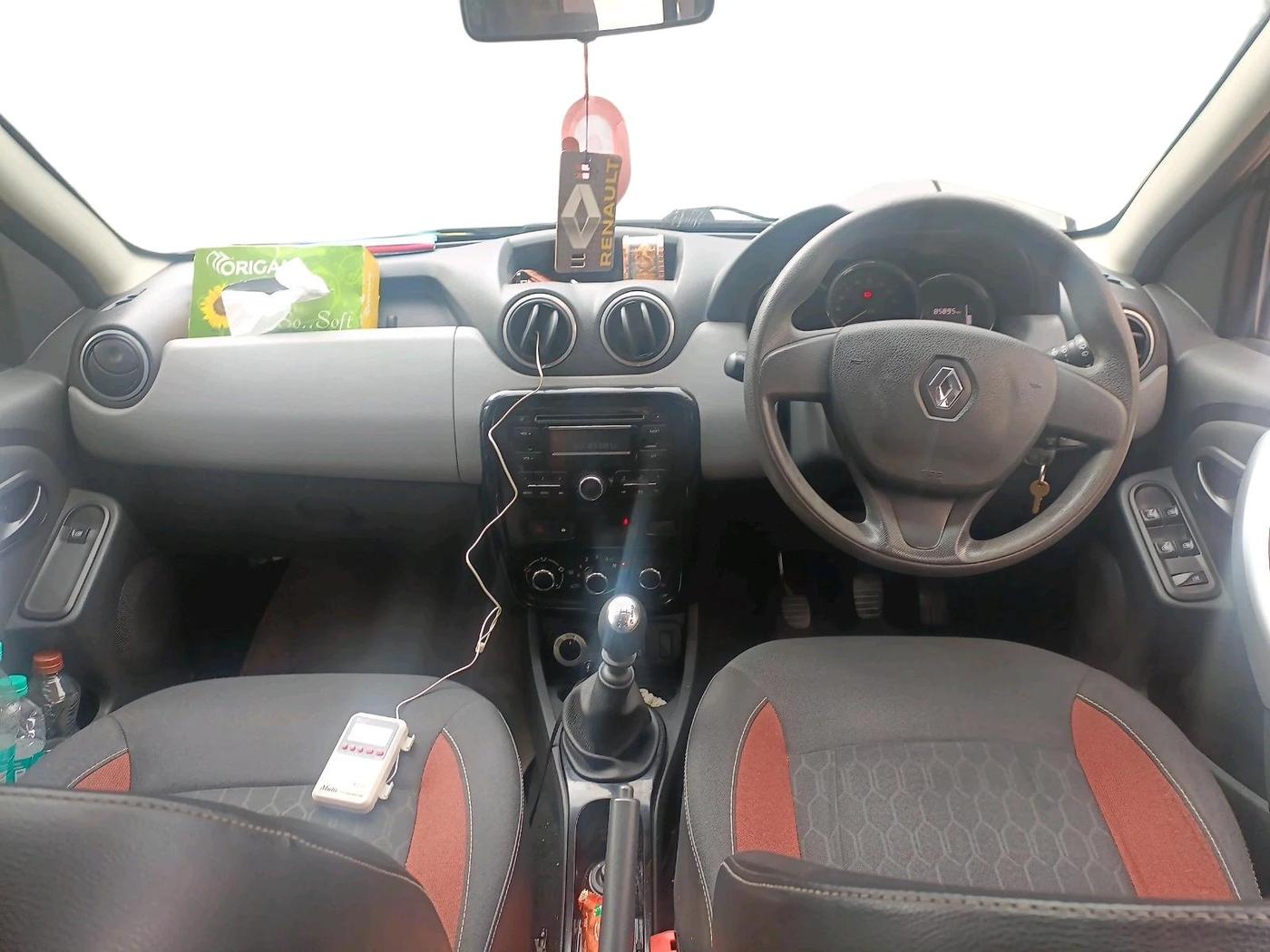 2014 Renault Duster 110 PS RXL 4X4 MT DIESEL, Diesel, Manual, 85,895 km, interior