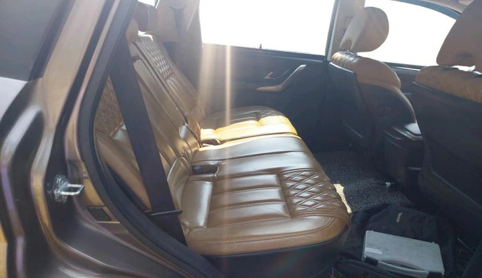 2018 Mahindra XUV500 W11 AT, Diesel, Automatic, 60,552 km, interior