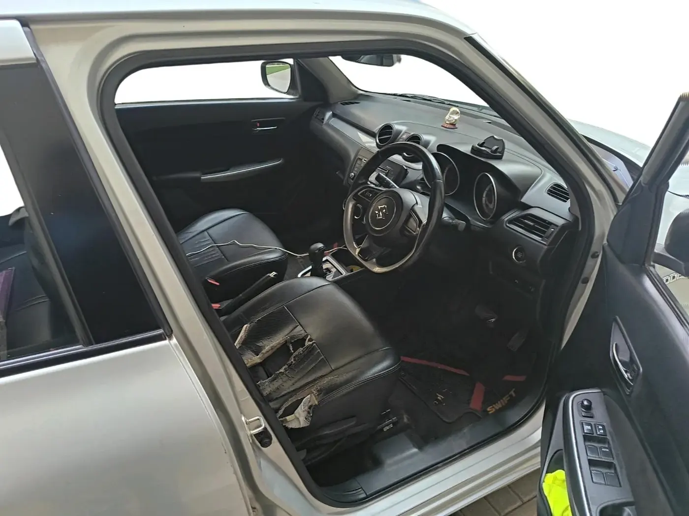 2018 Maruti Swift ZDI AMT, Diesel, Automatic, 1,41,530 km, interior