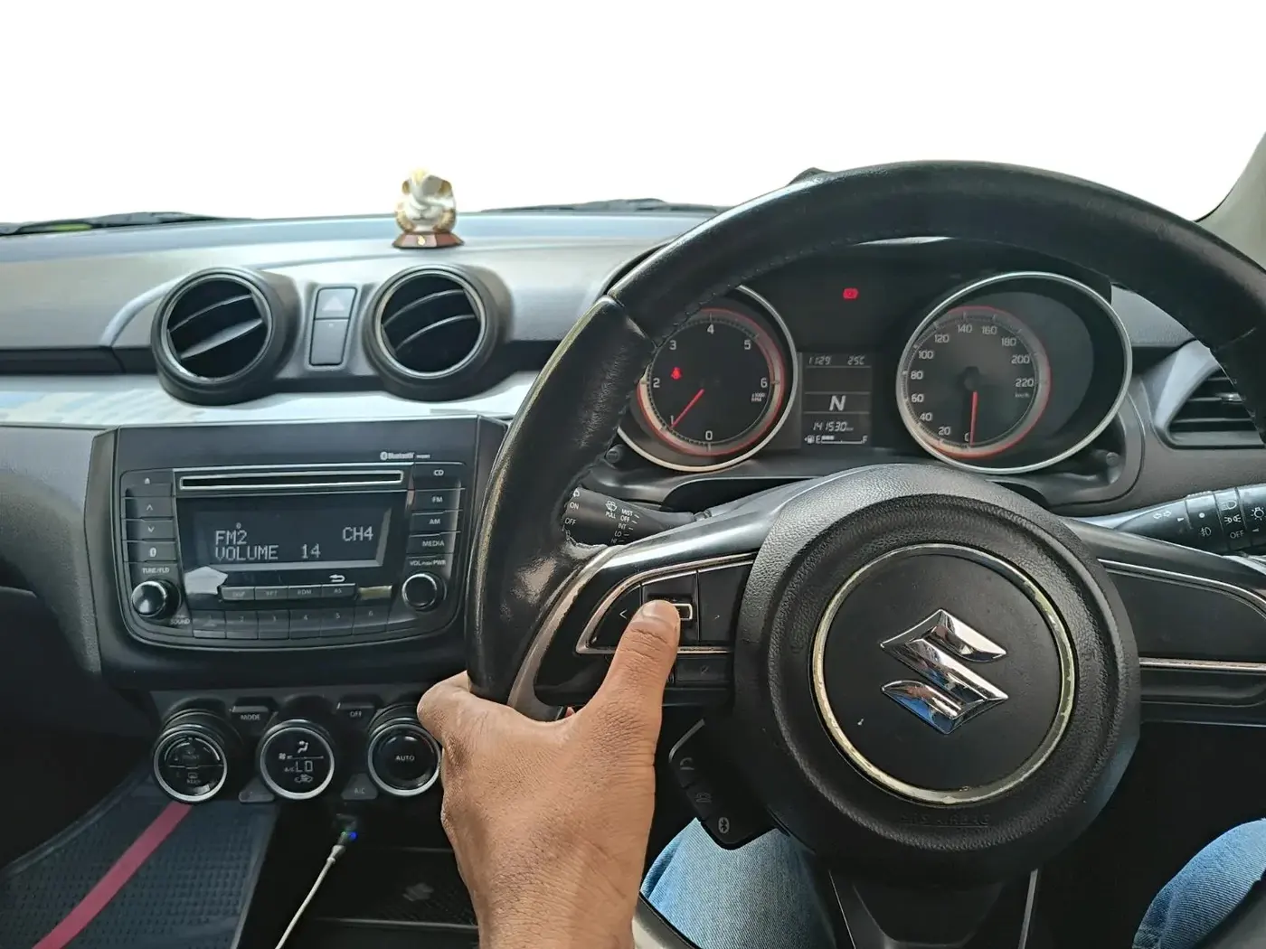 2018 Maruti Swift ZDI AMT, Diesel, Automatic, 1,41,530 km, interior