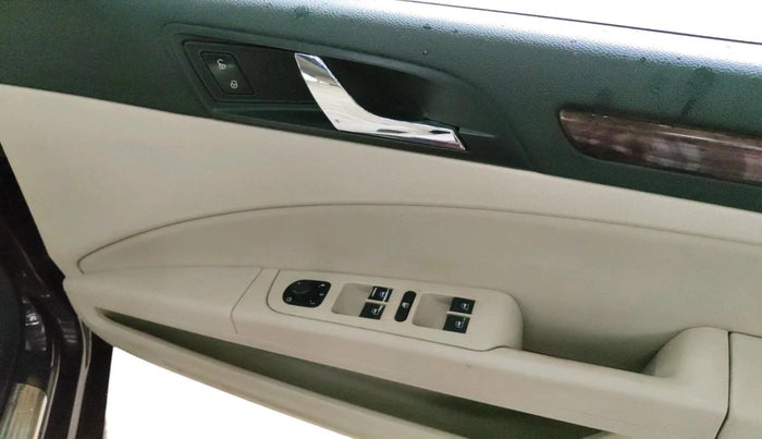 2012 Skoda Superb ELEGANCE 1.8 TSI MT, Petrol, Manual, 1,07,292 km, interior