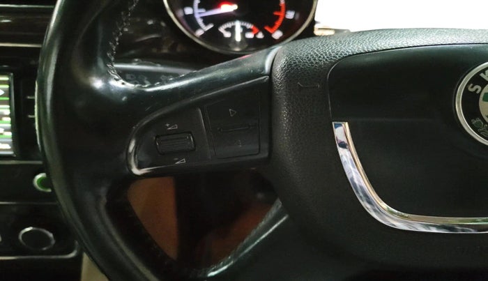 2012 Skoda Superb ELEGANCE 1.8 TSI MT, Petrol, Manual, 1,07,292 km, interior