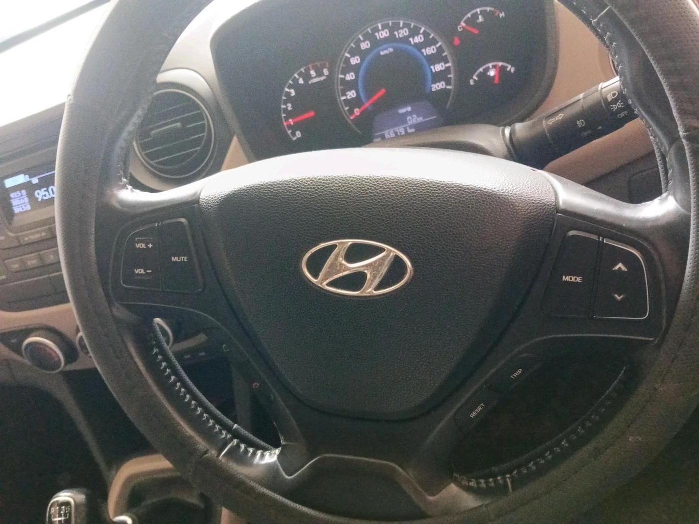 2014 Hyundai Grand i10 ASTA 1.1 CRDI, Diesel, Manual, 66,791 km, interior