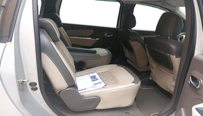 2015 Renault Lodgy 110 PS RXZ STEPWAY 7 STR, Diesel, Manual, 78,000 km, interior