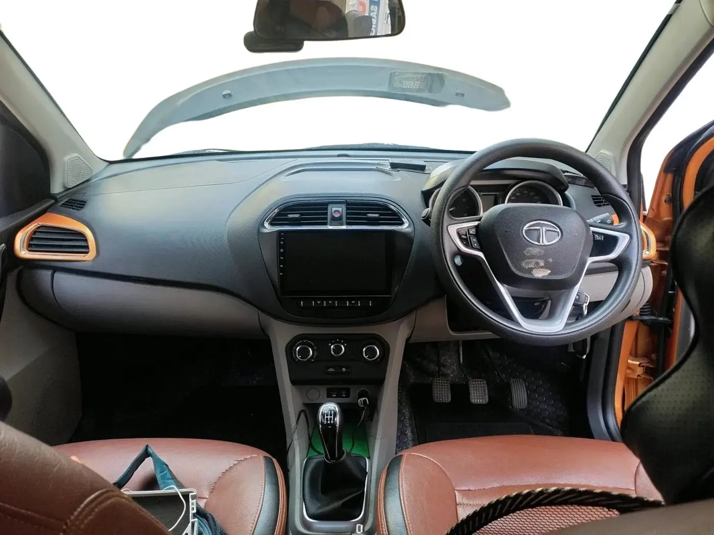 2017 Tata Tiago XZ PETROL, Petrol, Manual, 53,987 km, interior