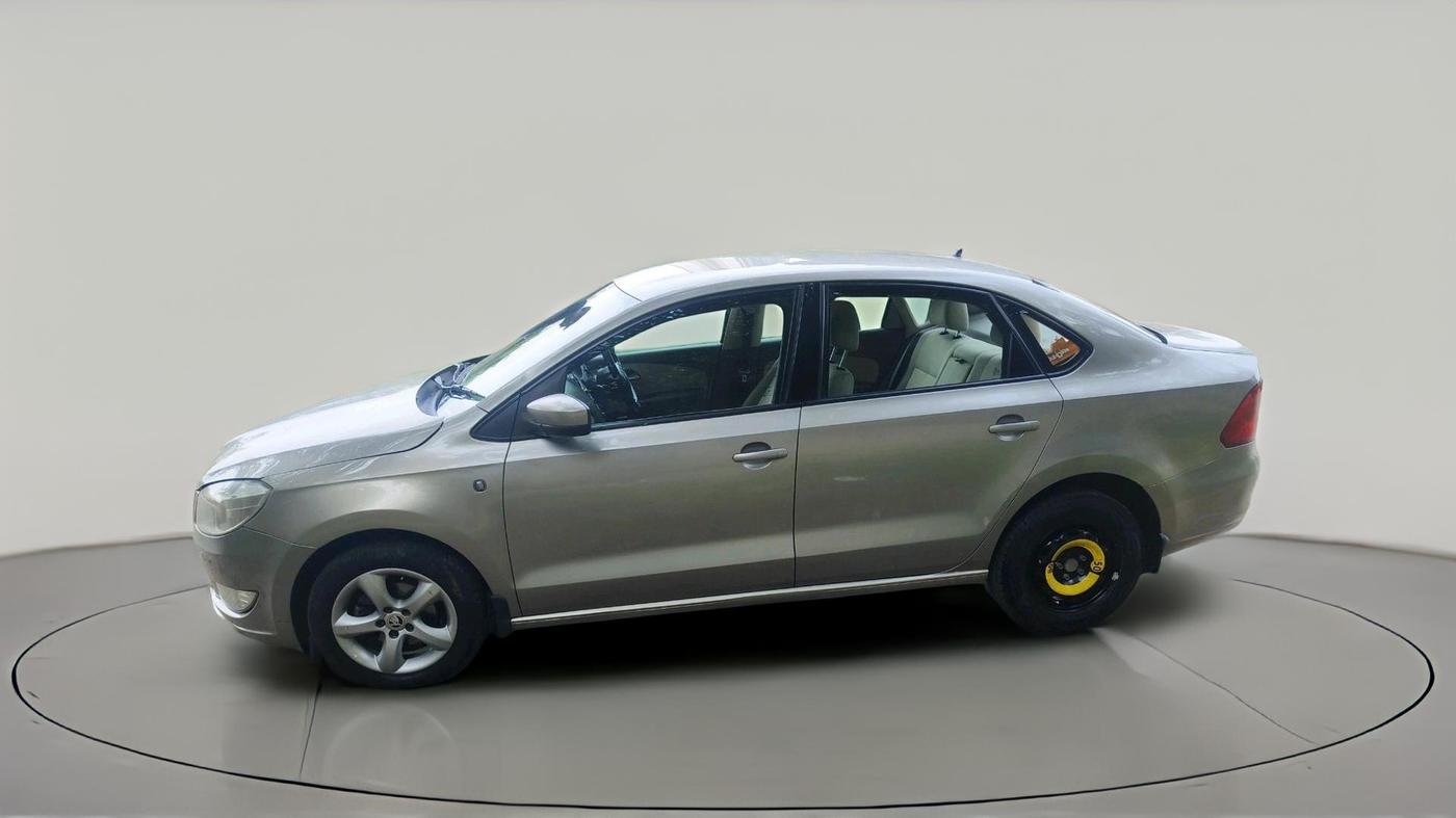 2015 Skoda Rapid AMBITION 1.5 TDI AT, Diesel, Automatic, 1,05,820 km, exterior