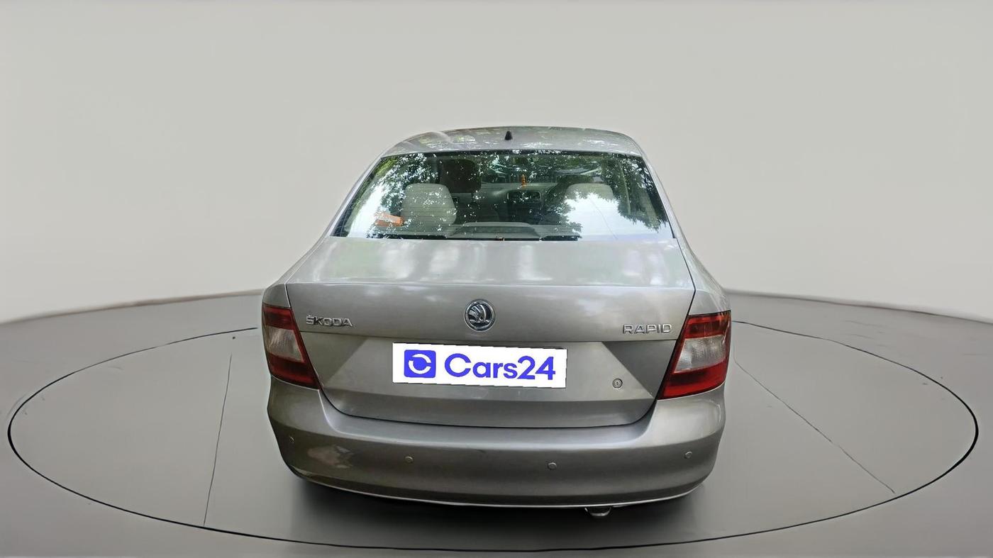 2015 Skoda Rapid AMBITION 1.5 TDI AT, Diesel, Automatic, 1,05,820 km, exterior