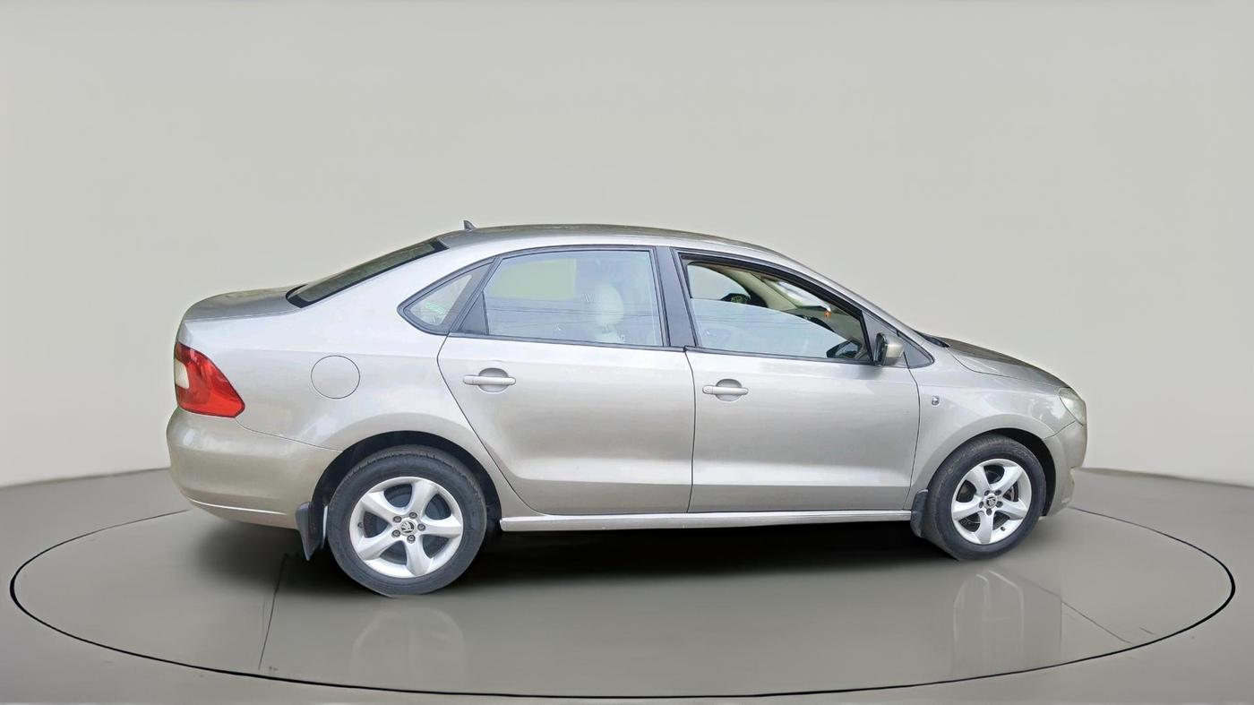 2015 Skoda Rapid AMBITION 1.5 TDI AT, Diesel, Automatic, 1,05,820 km, exterior