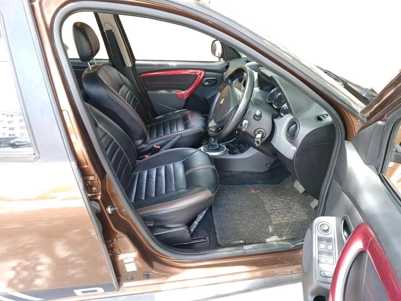 2017 Renault Duster RXS CVT, Petrol, Automatic, 73,657 km, interior